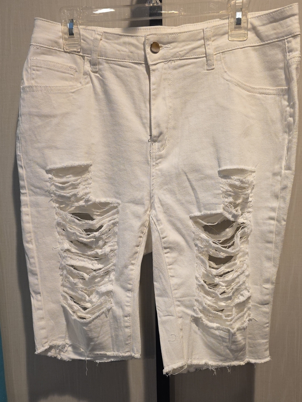 (J44) SHEIN White Distressed Denim Bermuda Shorts